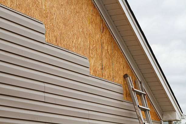 Professional Fiber Cement Siding technician working in Jeffersonville, IN
